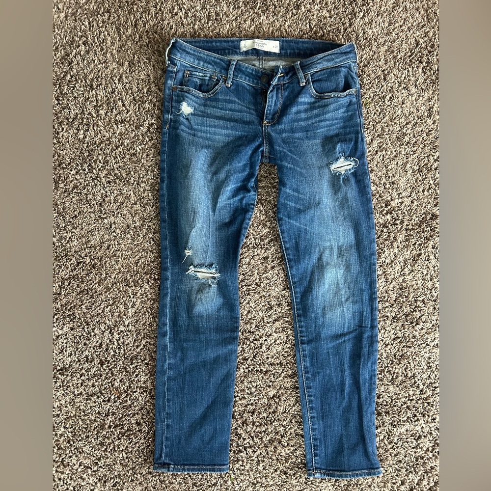 Abercrombie & Fitch Distressed Dark Blue Skinny Jeans w28
